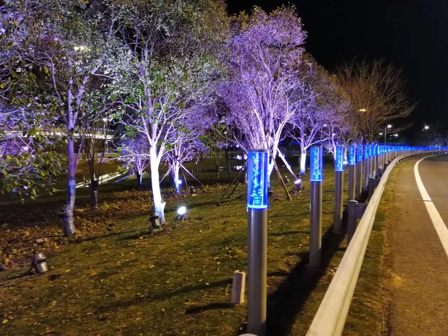 光線作用于激光內雕玻璃形成絢麗的圖案