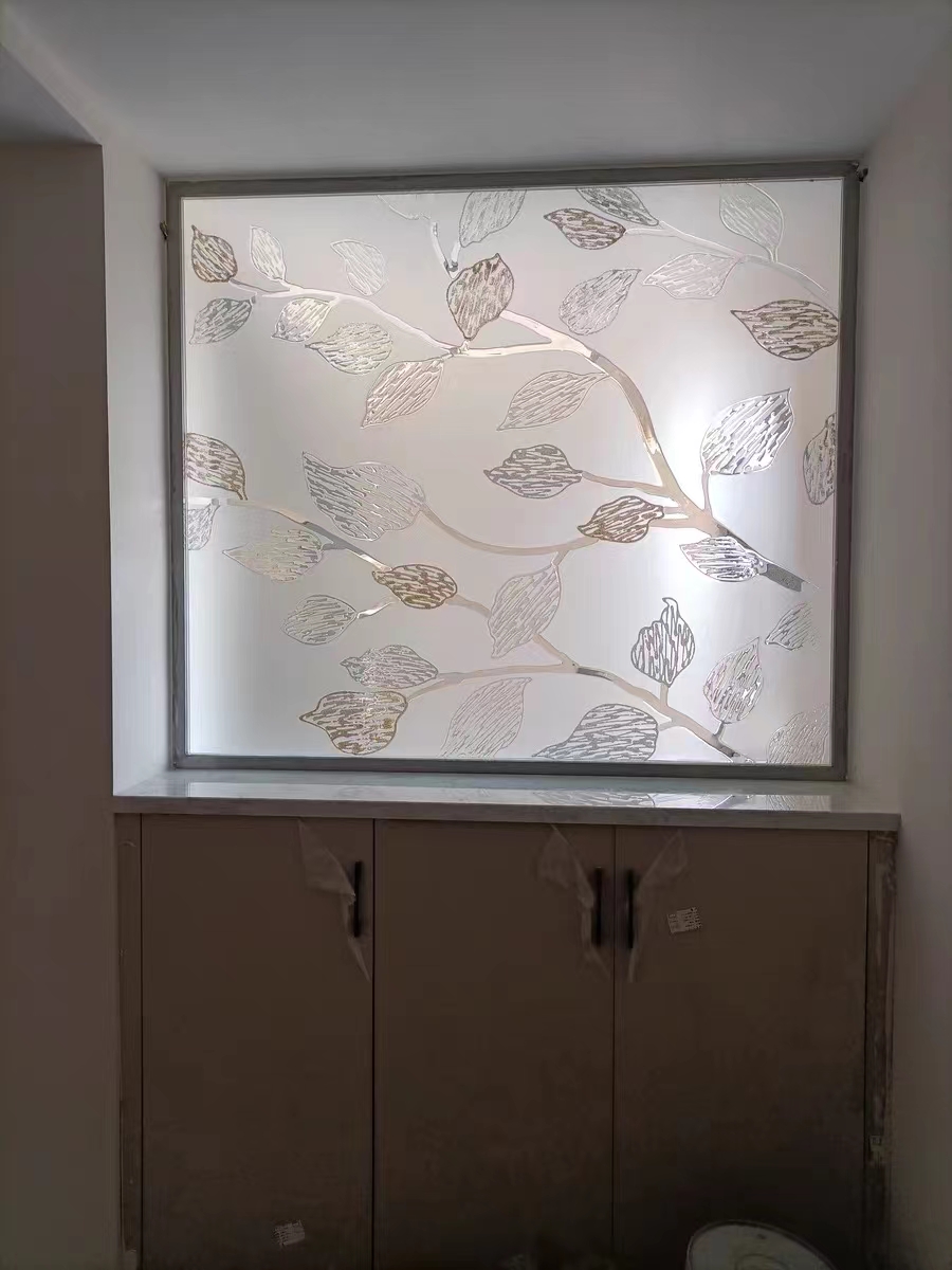 絢麗多彩，彩雕玻璃的深刻融入藝術靈魂